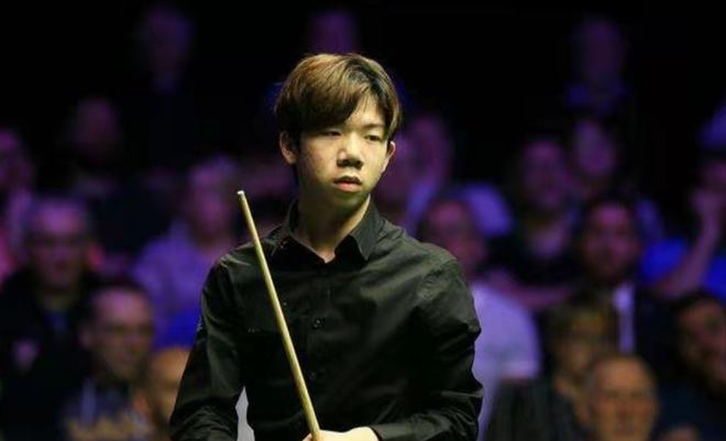 在足球比赛 在足球比赛