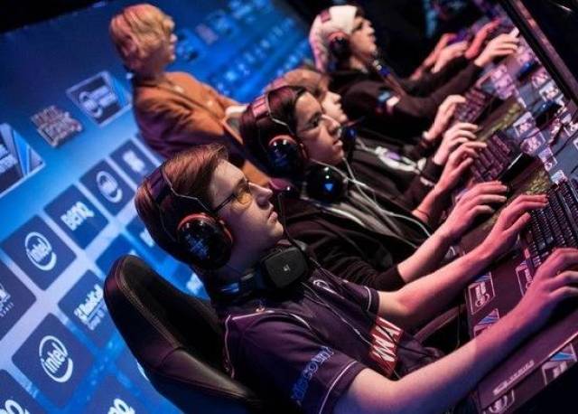 队之间的针 队之间的针