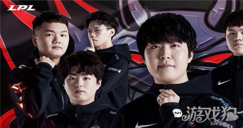 接近11个 接近11个