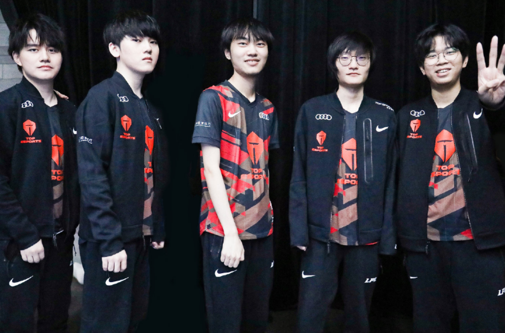 两队的临场 两队的临场